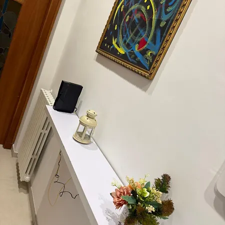 La Casa Di Kya, Station 2 * Salerno
